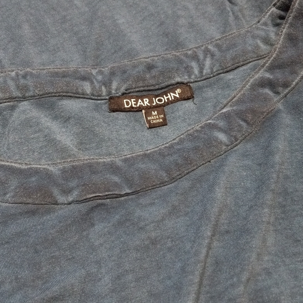 DEAR JOHN distressed open shoulder medium flow top - Picture 5 of 9